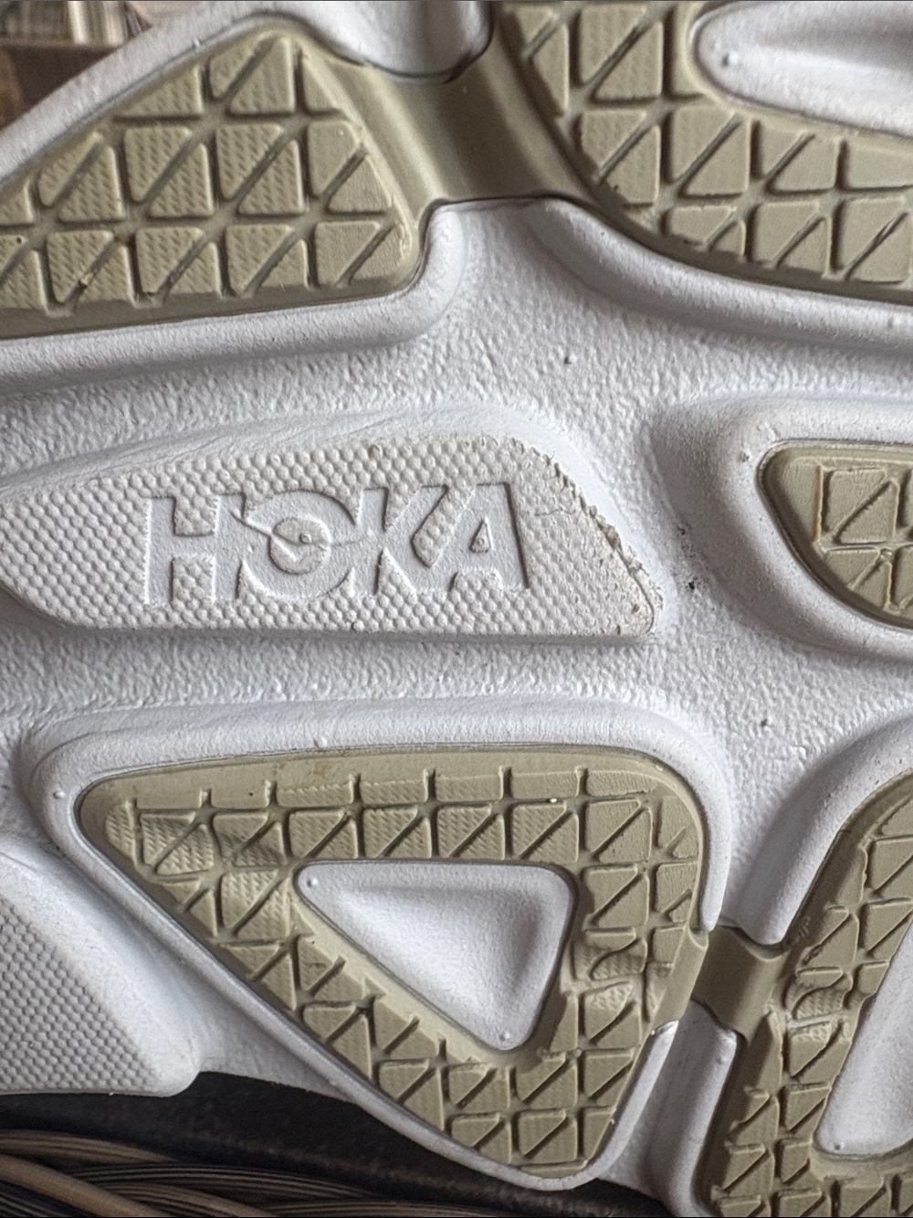 Hoka MEN'S BONDI 8 | OATMILK / BARLEY; Sz: 9 2E; EUC - Picture 14 of 14